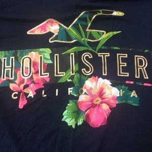 Hollister graphic tee